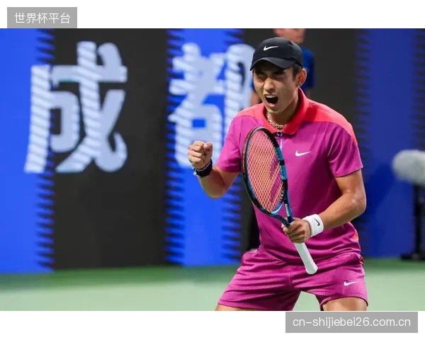 成都蓉城锋线双子星费利佩与席尔瓦联手贡献16球，展现强大攻击火力。